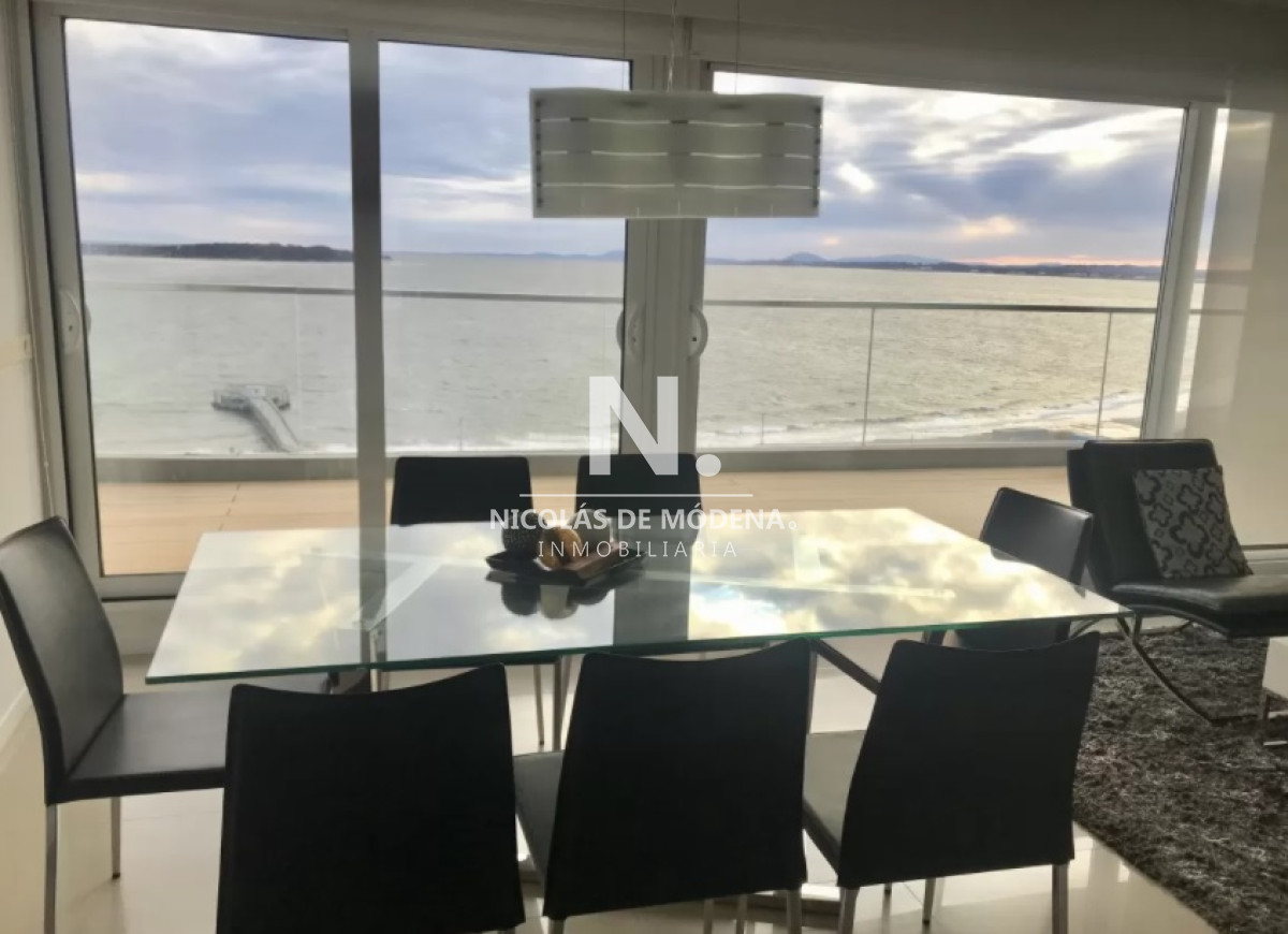 Apartamento 2 dormitorios en Torre de categoría! a pasos del mar, Punta del Este - NDM9250A