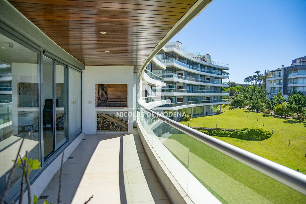 Hermoso departamento en venta, 3 dormitorios + dep. Frente al mar.  - NDM2936A