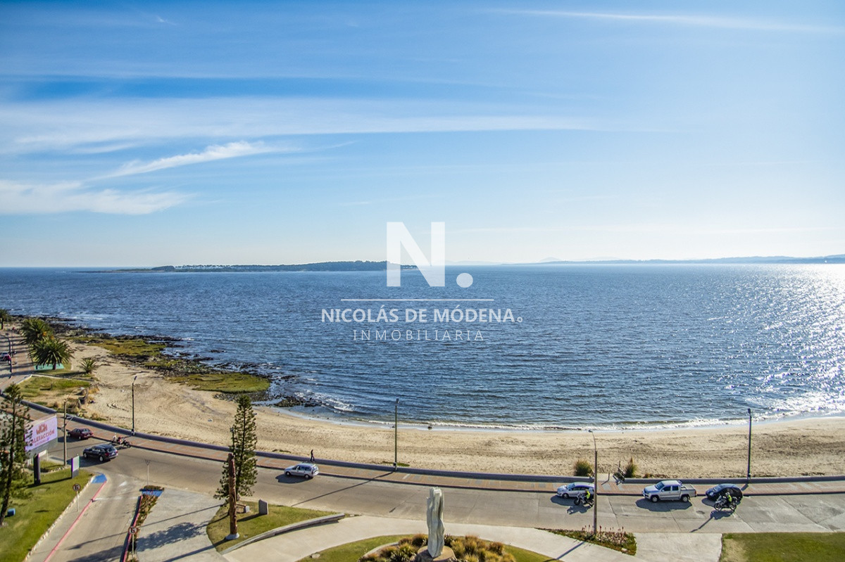 Torre frente al mar, departamento en venta, 3 suites. Punta del Este. Torre Malecon. - NDM12102A
