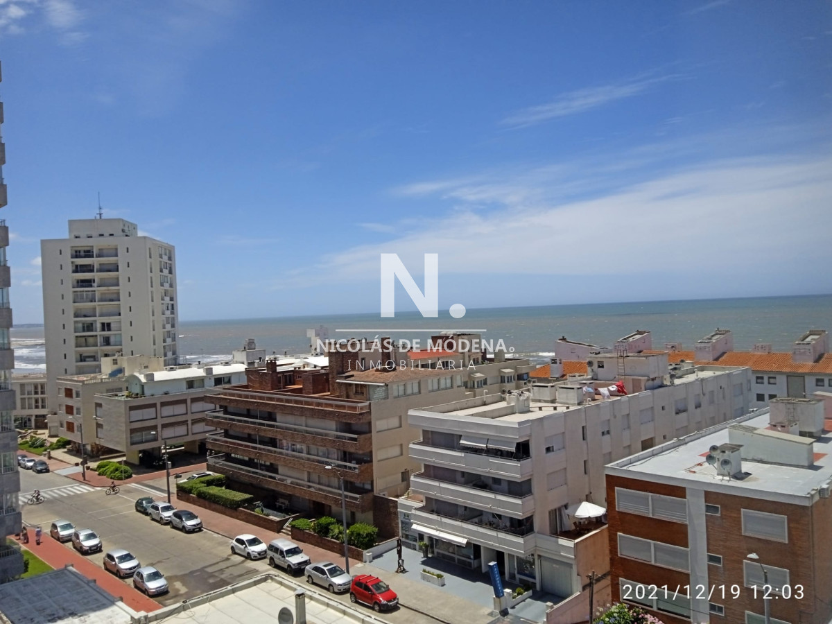 Apartamento en Peninsula. Edificio con mucama y piscina.  - NDM7980A