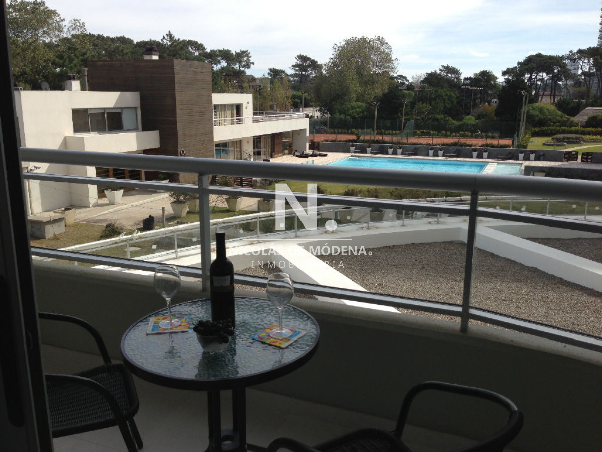 Apartamento en Venta de 1 dormitorio y medio en Av. Roosevelt , Punta del este  - NDM3304A