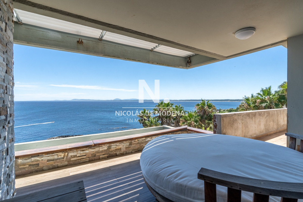 Vende apartamento con vista al mar, de 3 dormitorios en Punta Ballena. - NDM21473A