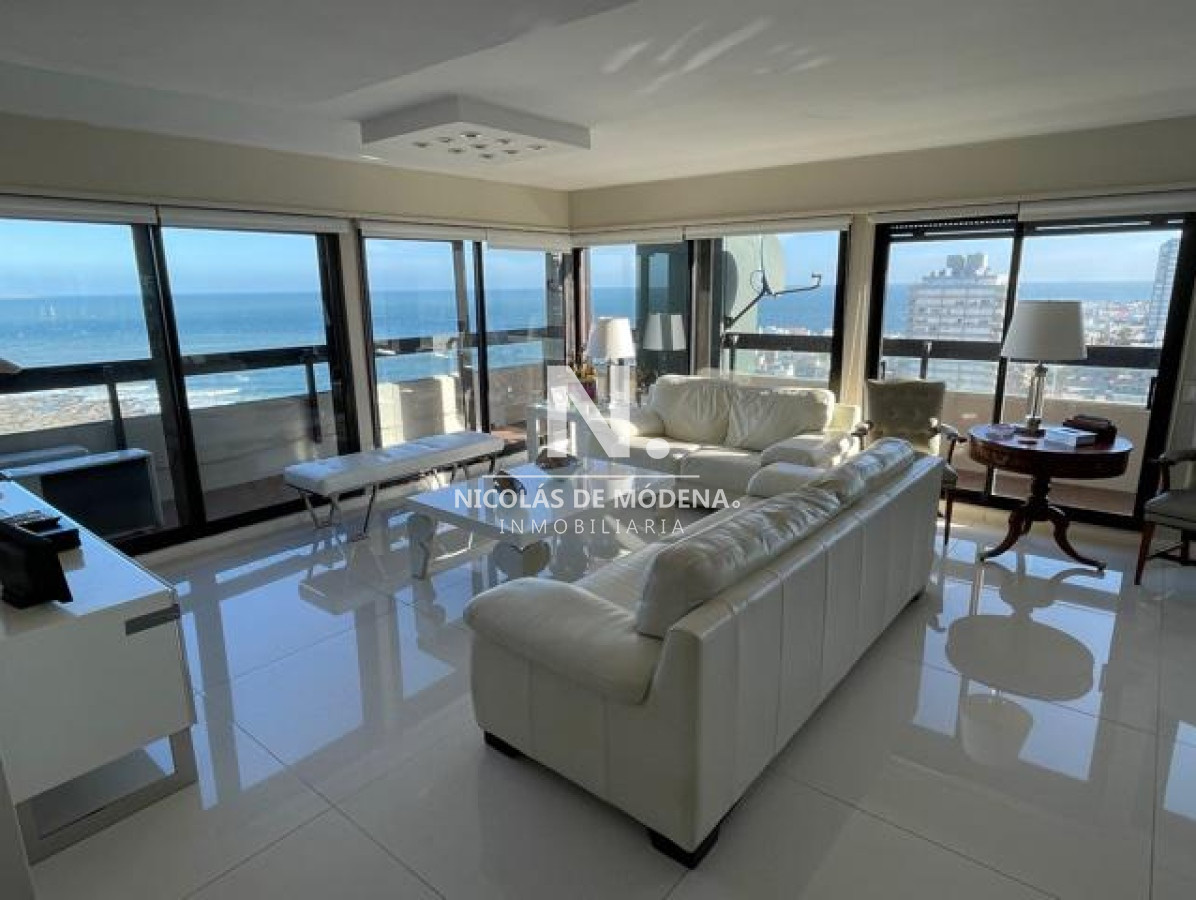 Vende apartamento en Península - Punta del Este de 5 dormitorios, con excelente vista. - NDM23419A