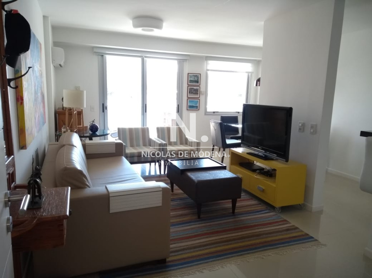 Vende apartamento de 2 dormitorios y medio, Punta del Este  - NDM22178A