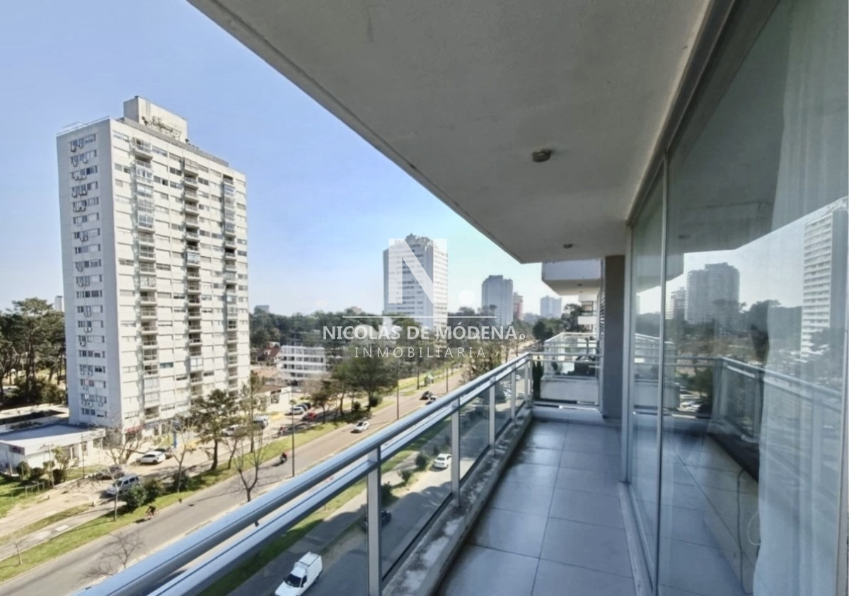 Vende Apartamento de 3 Dormitorios en la zona de Roosevelt en Punta del Este - NDM21224A