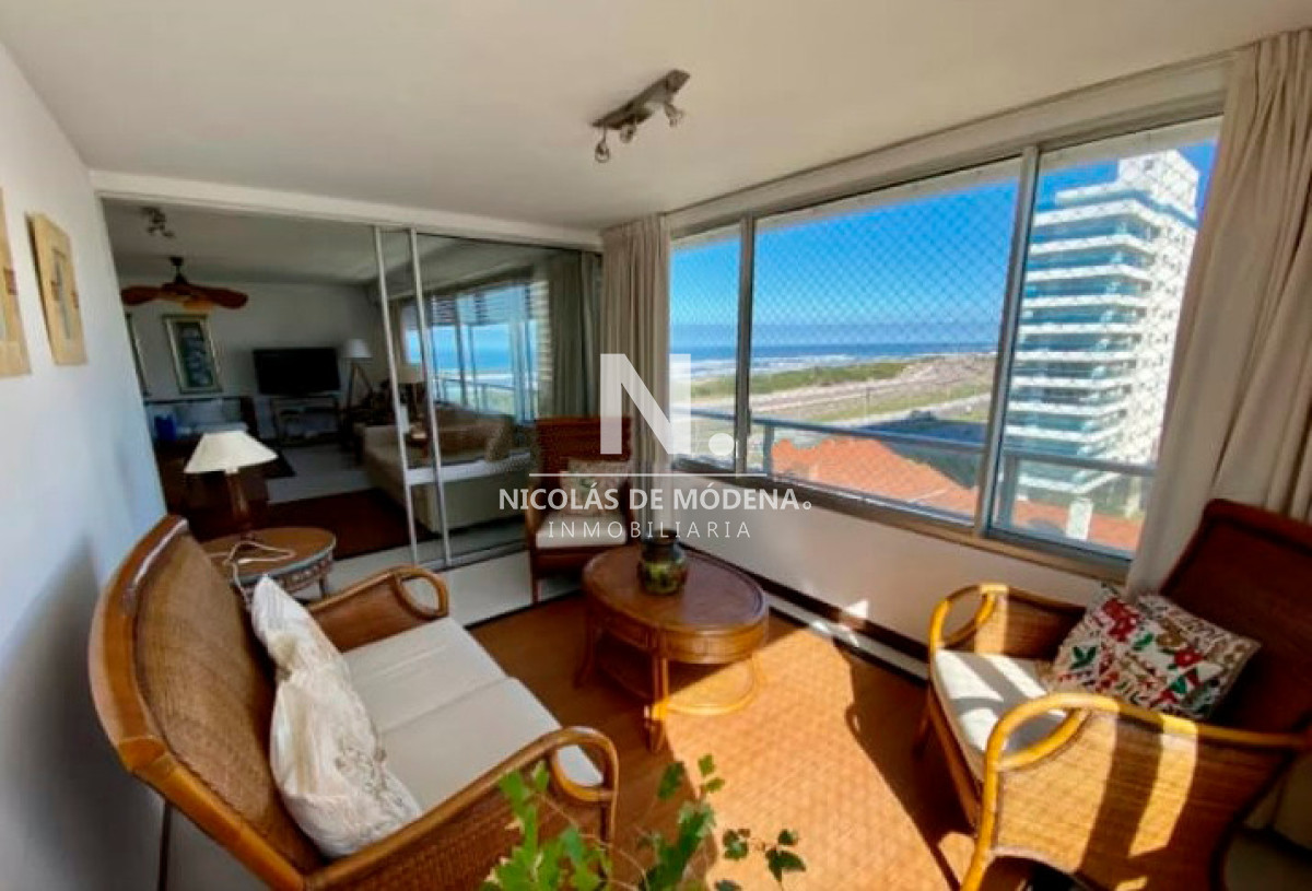 Torre de categoria frente al mar. 3 dormitorios + dep en venta. Torre Tiburon