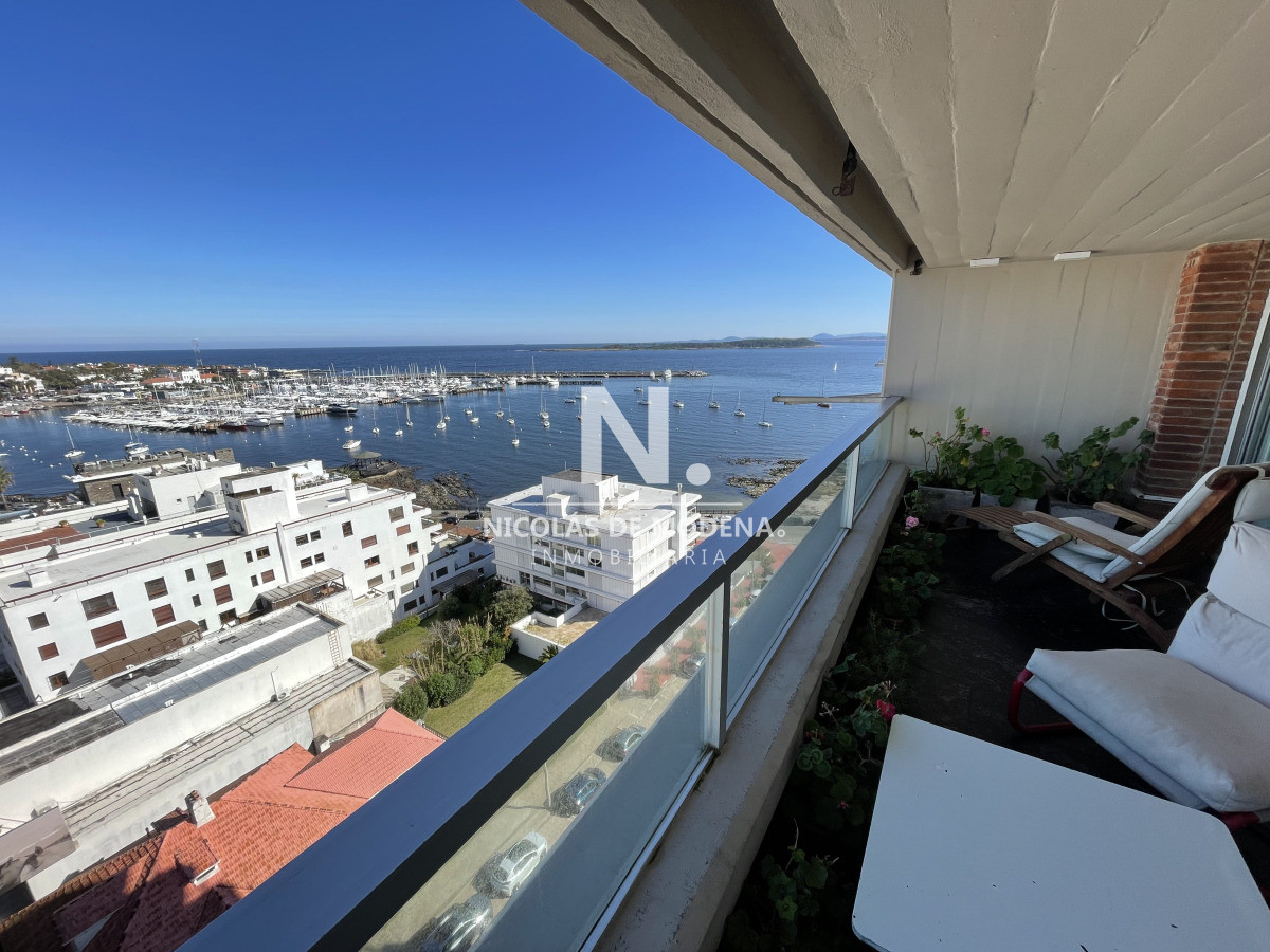 En venta apartamento de 3 dormitorios en Península, Punta del Este - NDM28532A