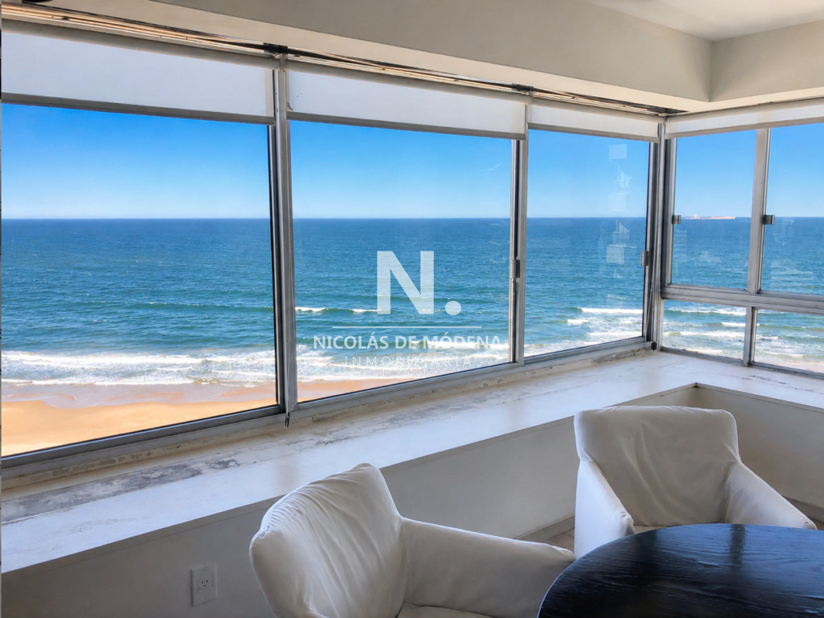 Hermoso apartamento en primera linea de 3 dormitorios + dependencia en venta Torres Delfin - NDM27185A