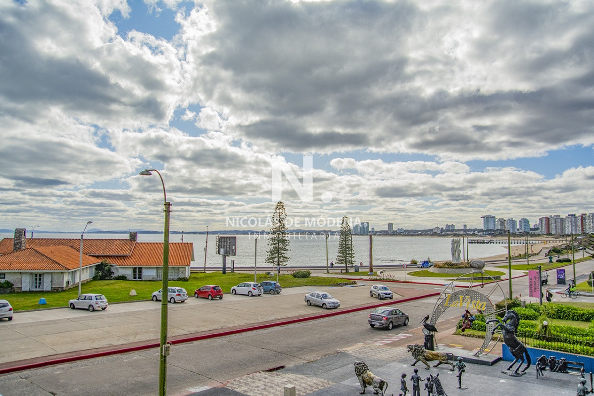 Apartamento 3 dormitorios con inmejorable vista! Punta del Este!
