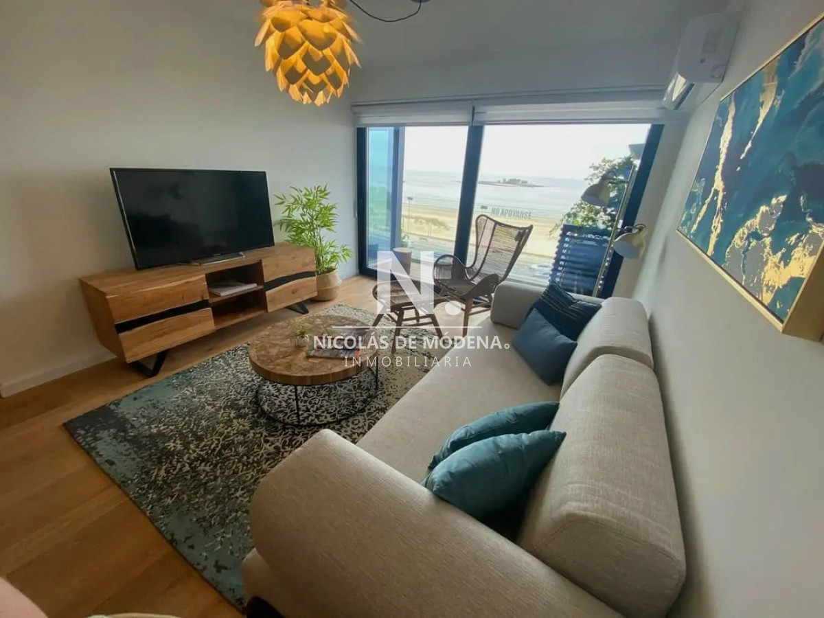 Venta Exclusivo Apartamento de 3 Dormitorios Con Piscina en Malvin,Montevideo! - NDM30295A