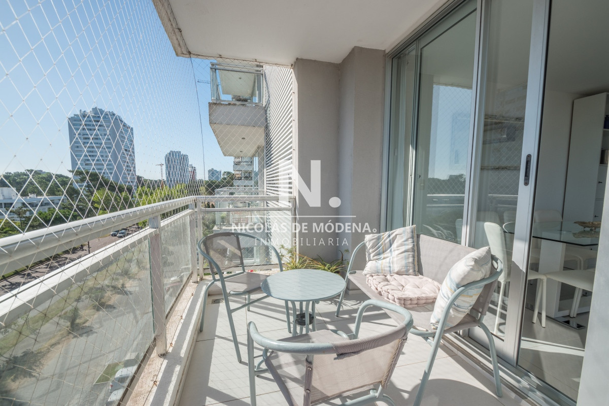Vende apartamento de 3 dormitorios en Roosevelt, Punta del Este. - NDM23410A
