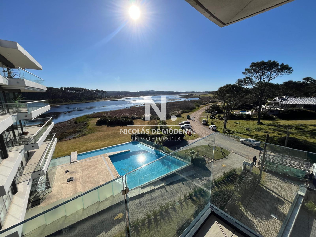 Departamento de 2 dormitorios con 2 baños en venta, gran terraza. Walmer Lagoon - NDM15991A
