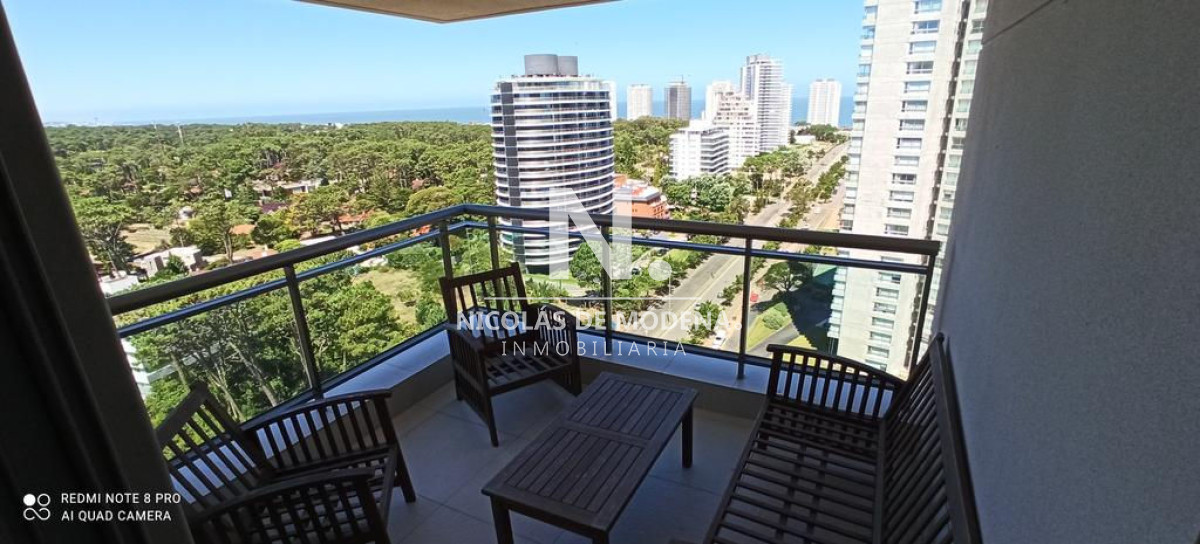 Vende apartamento de 3 dormitorios en Brava Punta del Este. - NDM20849A