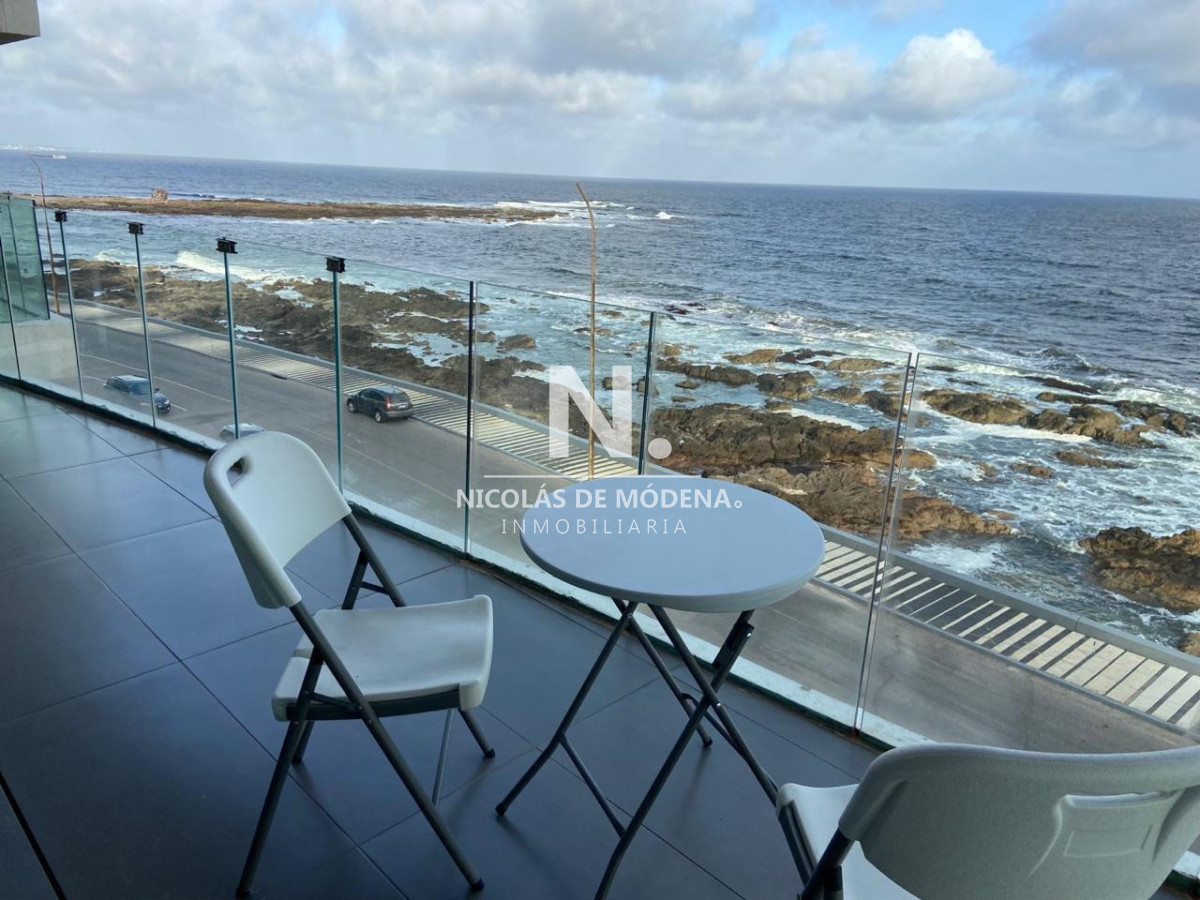 Venta de Apartamento frente al mar de 2 dormitorios en Punta del Este - NDM28366A