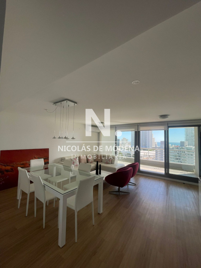 Hermoso Departamento en venta en  Alexander Boulevard. Punta del Este. - NDM24667A