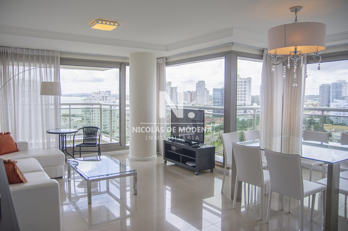Departamento de 2 dormitorios a pasos del Mar , Punta del este  - NDM8759A