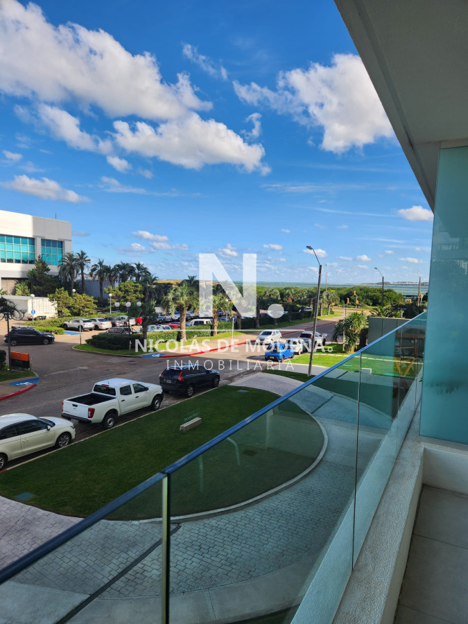 Departamento de 2 dormitorios en venta a metros de Playa Mansa. - NDM17678A