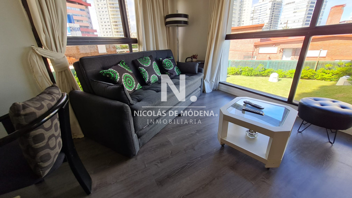 Apartamento 1 dormitorio en Torre Cristal ,  Punta del Este - NDM15570A