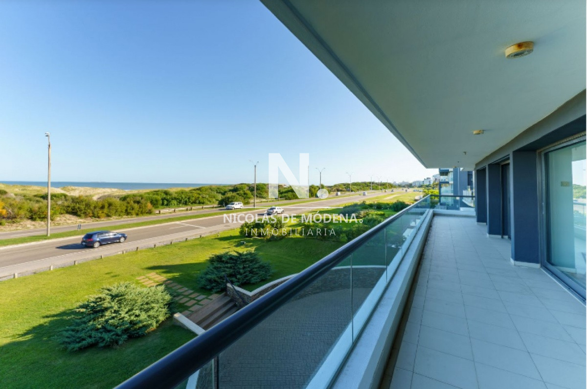 Apartamento de 3 dormitorios en Brava - Punta del Este