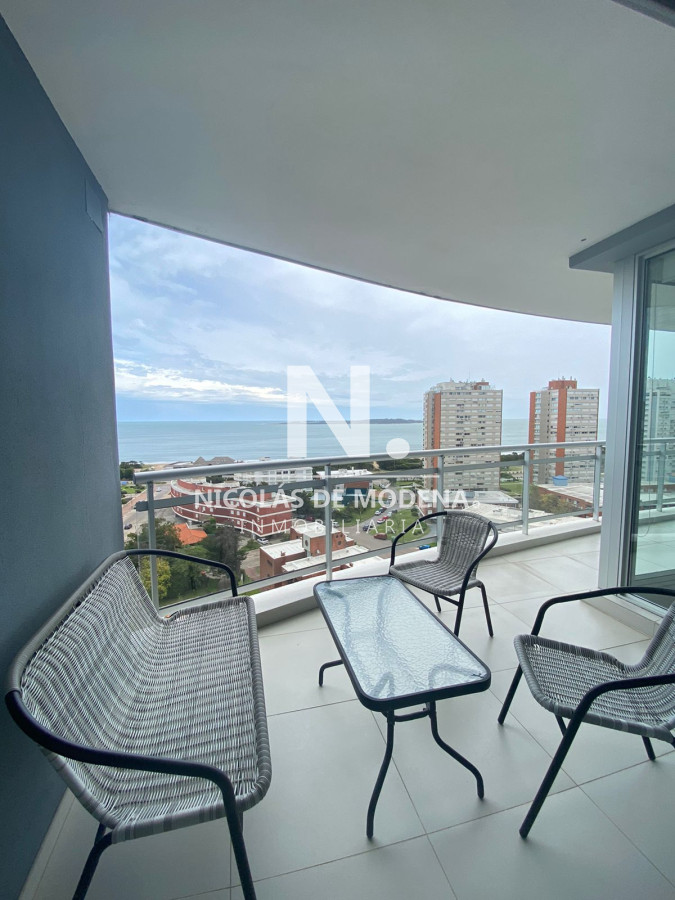 Apartamento en alquiler de 2 dormitorios, y terraza con vista parcial al mar - NDM19867A