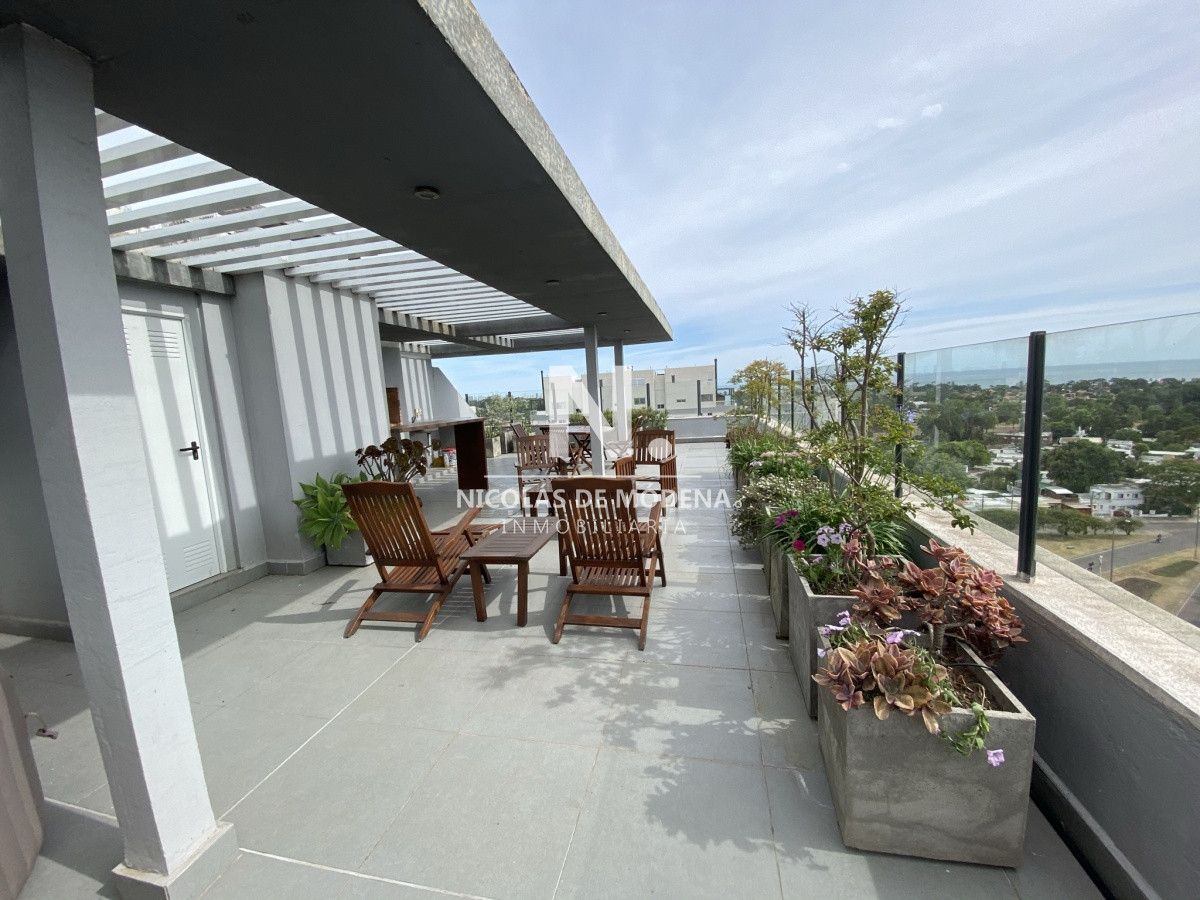 Vende apartamento PentHouse de 3 dormitorios en Maldonado. - NDM23212A