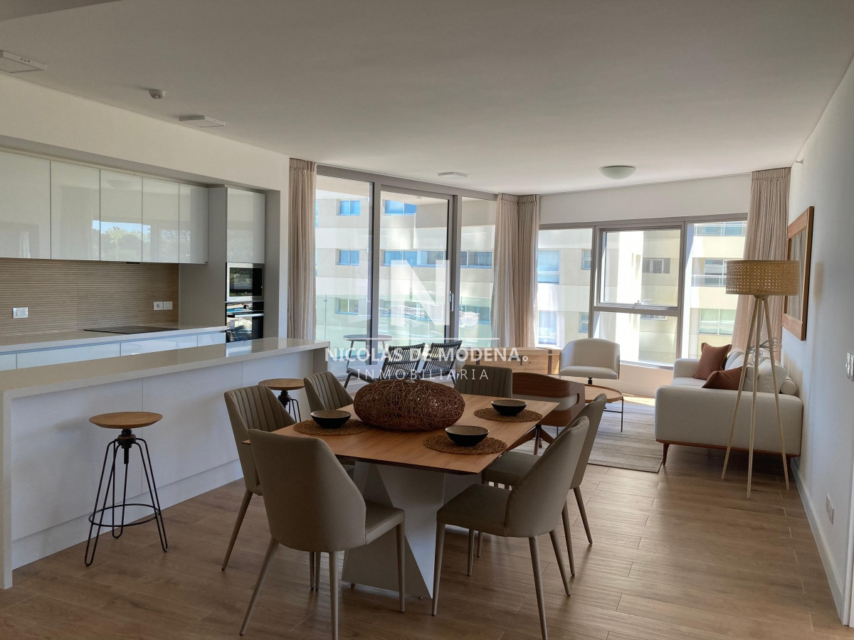 Departamento de 2 dormitorios en venta frente al mar Trump Tower, Punta del Este - NDM19764A