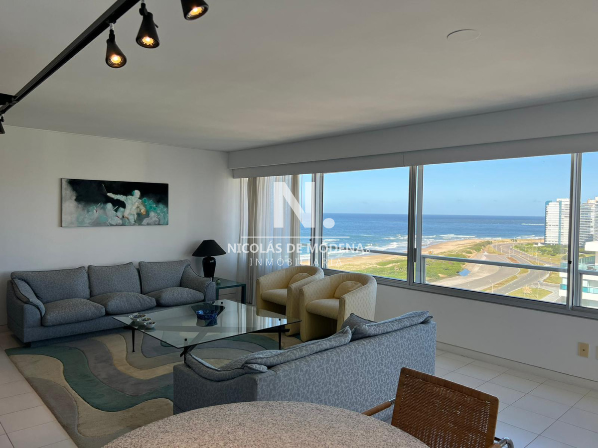 Apartamento de 3 dormitorios en playa brava frente al mar  - NDM10615A