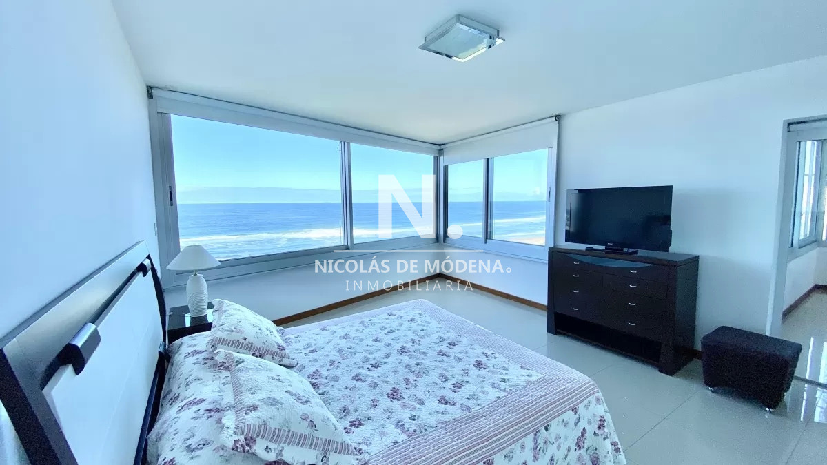 BRAVA. FRENTE AL MAR. MARAVILLOSAS VISTAS. ESQUINERO EN EDIFICIO TIBURÓN 3. - NDM12408A