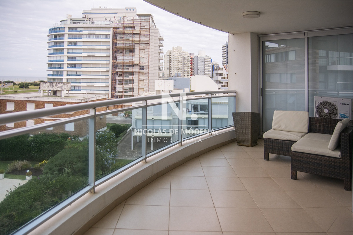 Hermoso Departamento en venta. Sol y Luna, 3 dormitorios + dependencia. - NDM4117A