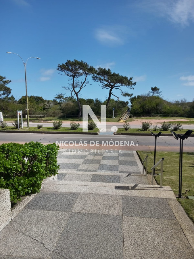 Departamento en venta en Torre Emblematica frente al mar, 4 dorm en venta. - NDM6703A