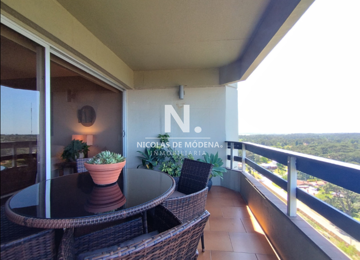 Vende apartamento de 3 dormitoriosen Roosevelt Punta del Este. - NDM24407A