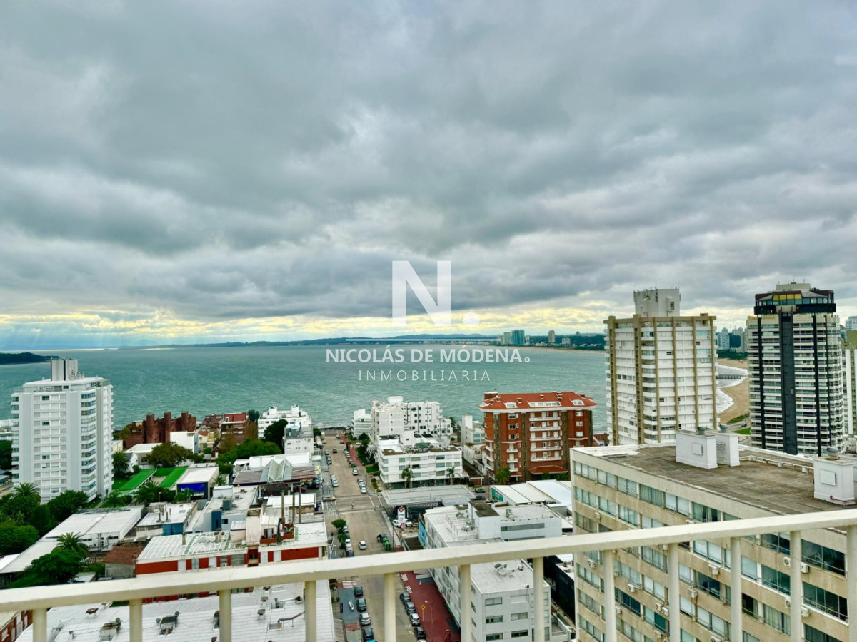 En venta apartamento de 3 dormitorios en Península, Punta del Este - NDM29982A