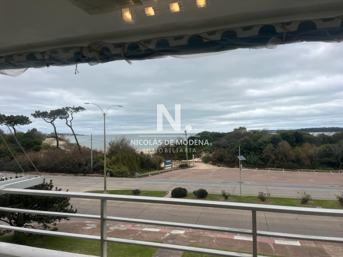 Vende apartamento de 3 dormitorios en Mansa, Punta del Este. - NDM26471A