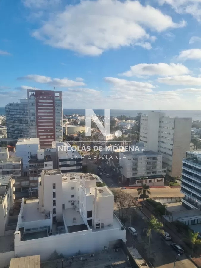 Apartamento en Venta de 3 dormitorios en Peninsula , Punta del este  - NDM16213A