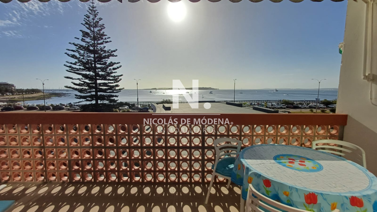 Espectacular departamento de 1 dormitorio recilado en venta frente al mar - NDM21223A