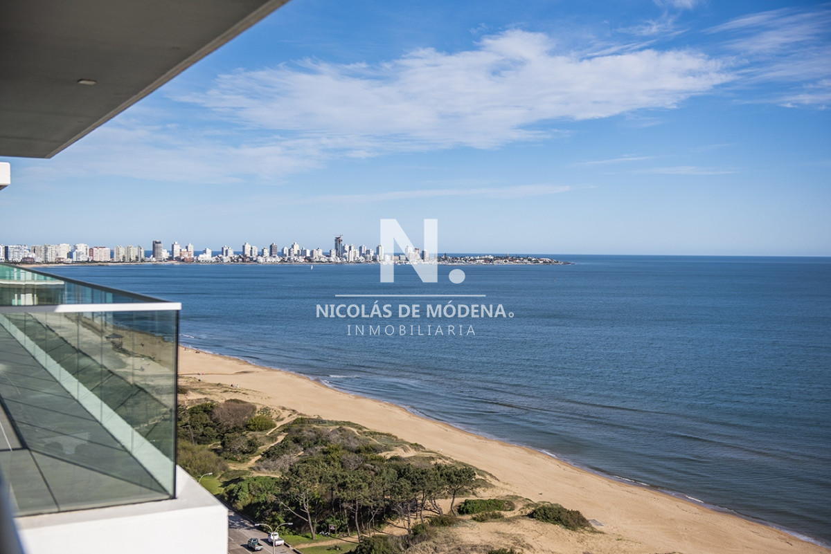 VENETIAN, PRIMERA FILA PLAYA MANSA , PUNTA DEL ESTE, FRENTE AL MAR - NDM14828A