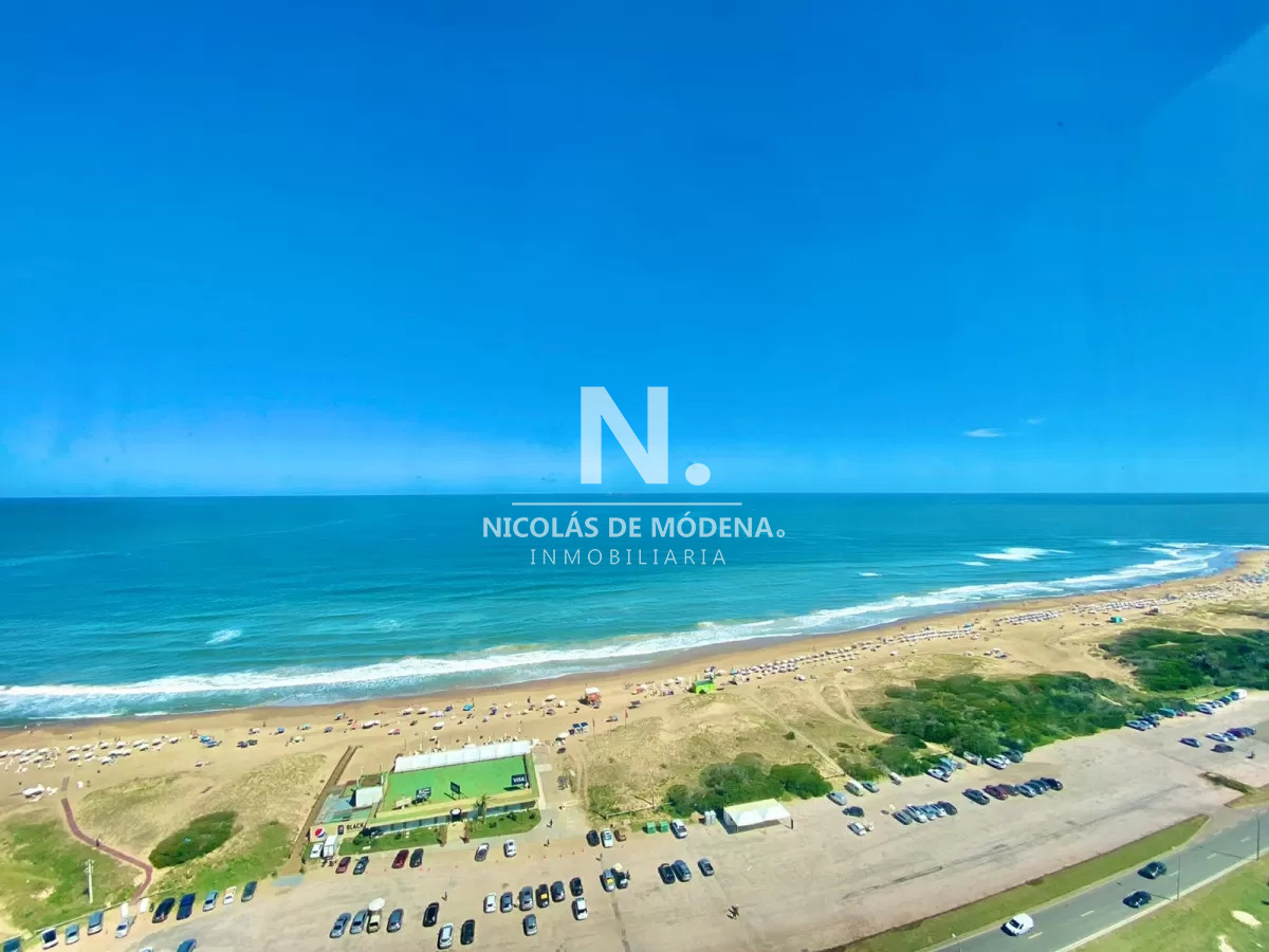 Vende apartamento en Torre Le Parc, Punta del Este. 3 dormitorios - NDM13554A