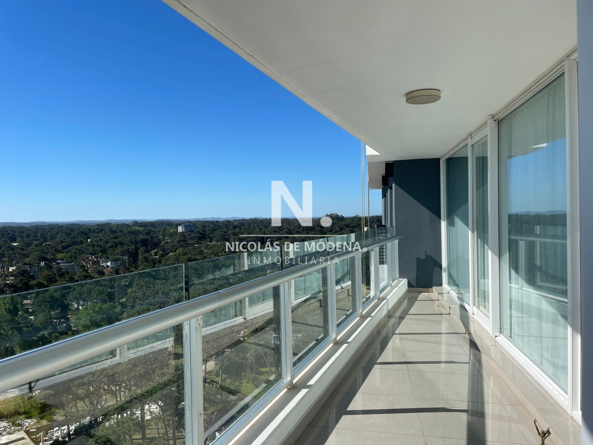 Amplio departamento en venta en punta del este - NDM15876A