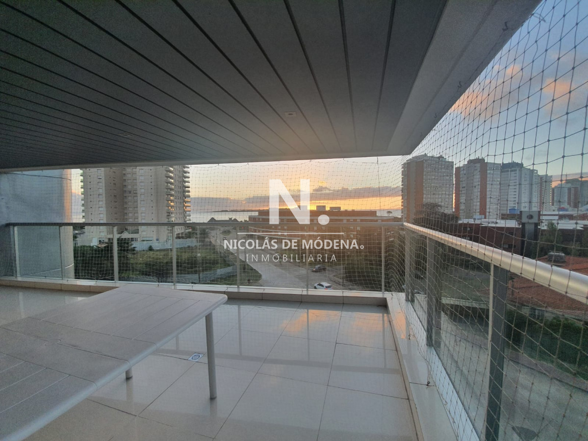 Gran departamento a pasos del mar, Punta del Este