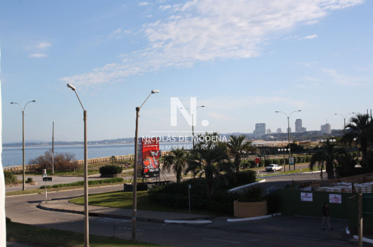 En edificio Los Arcos, traemos para ti espectacular departamento - NDM18885A