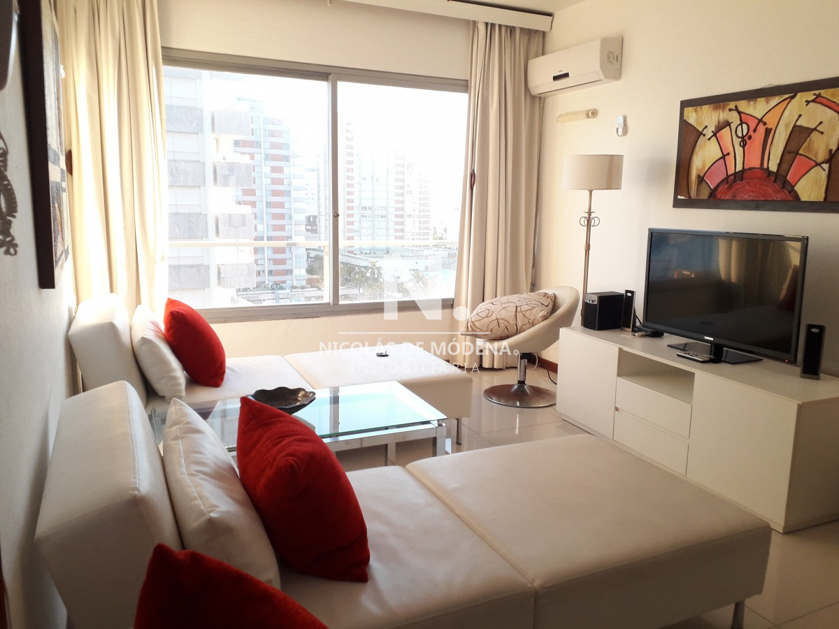 Alquila y vende apartamento de 1 dormitorio en peninsula Punta del Este. - NDM21027A