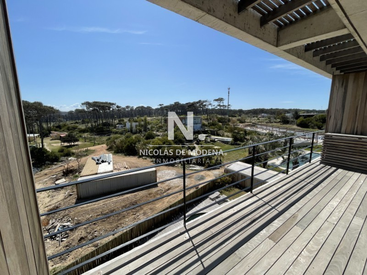 Apartamento de 2 dormitorios, en Manantiales, con parrillero propio. - NDM24119A
