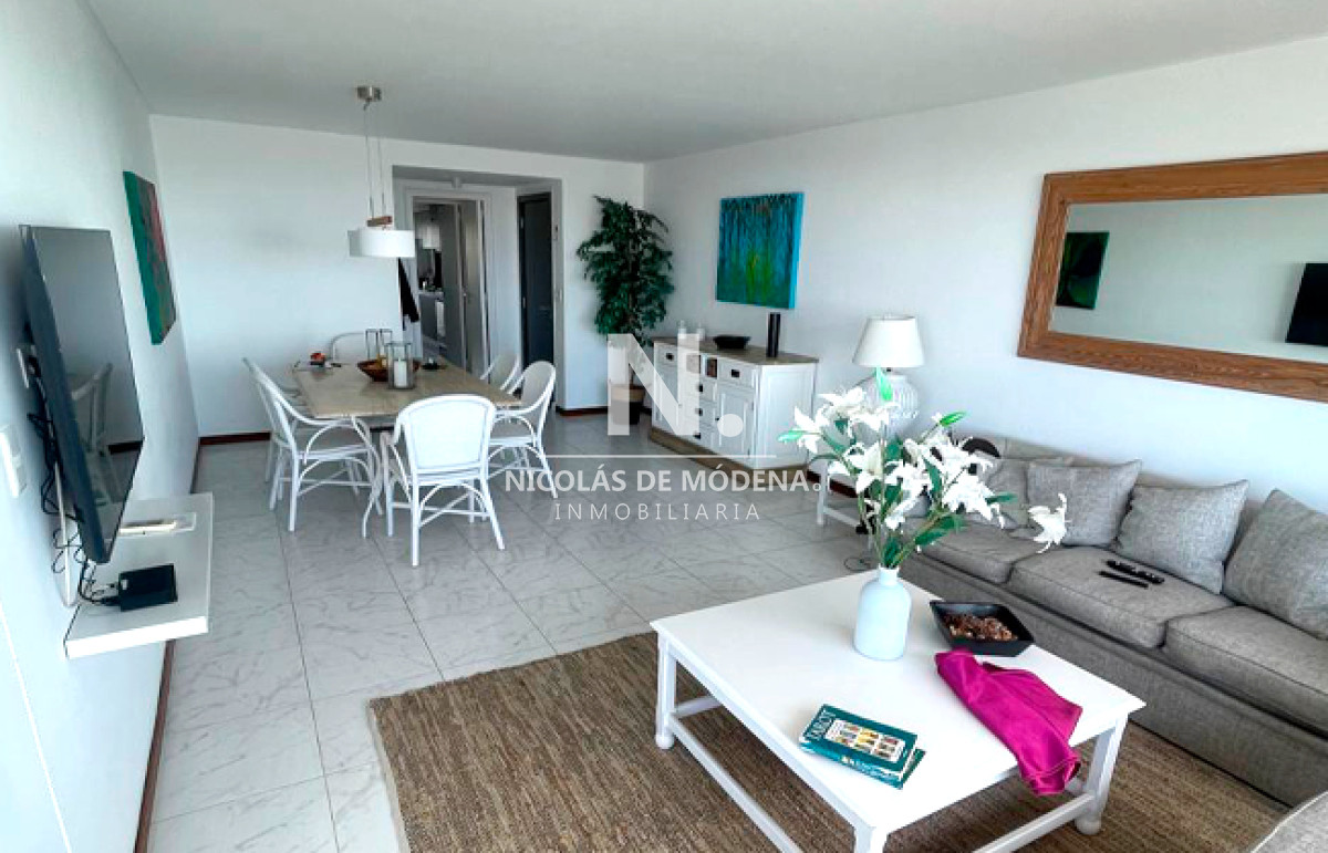Vende apartamento de 2 dormitorios en Montoya, La Barra. - NDM24878A