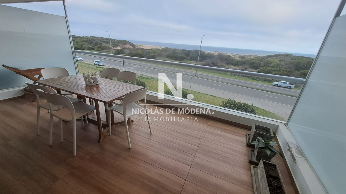 Alquiler de verano en Punta del Este 2 dormitorios frente al mar - NDM23538A