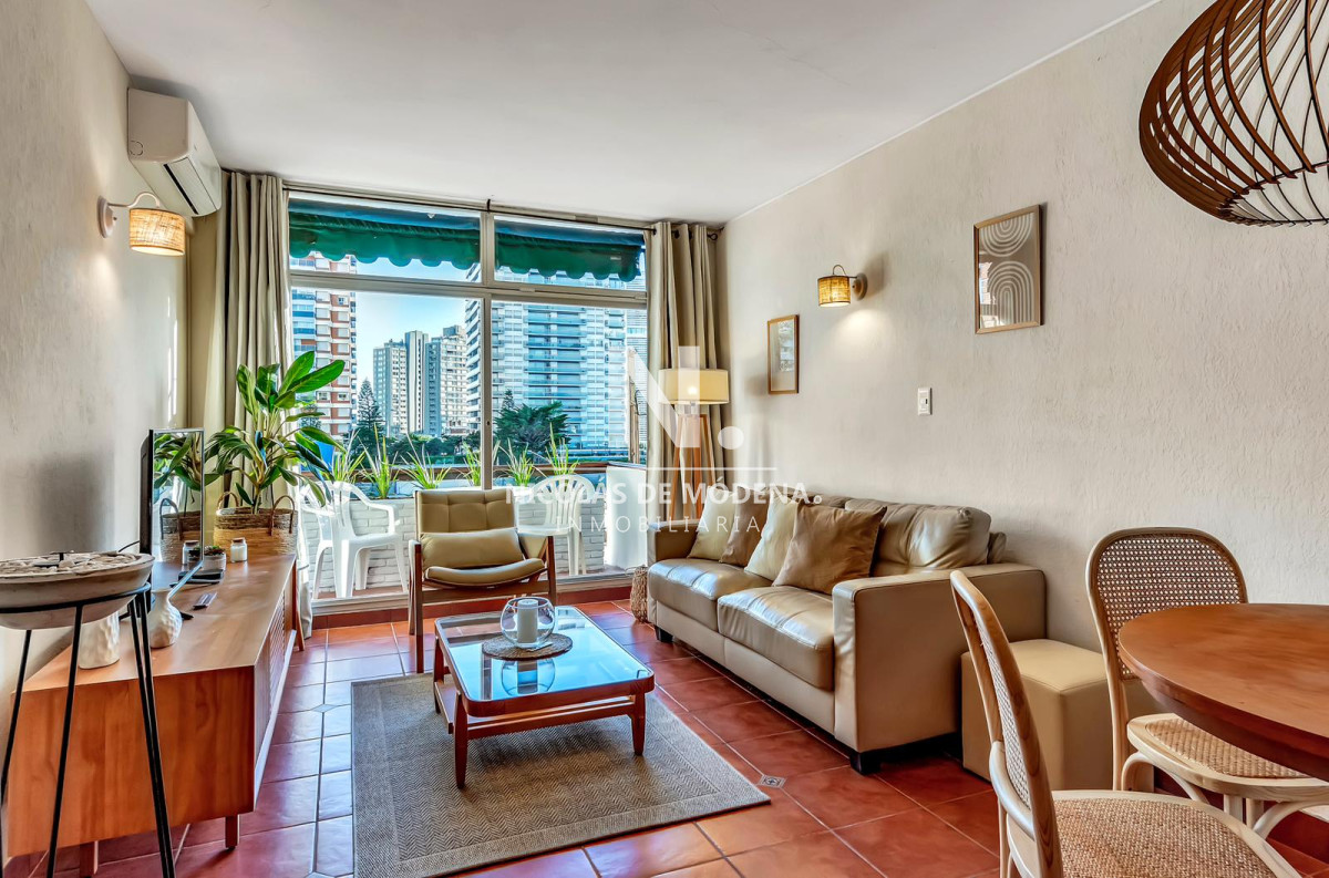 En Venta departamento de 2 dormitorios en Aidy Grill, Punta del este , Maldonado 