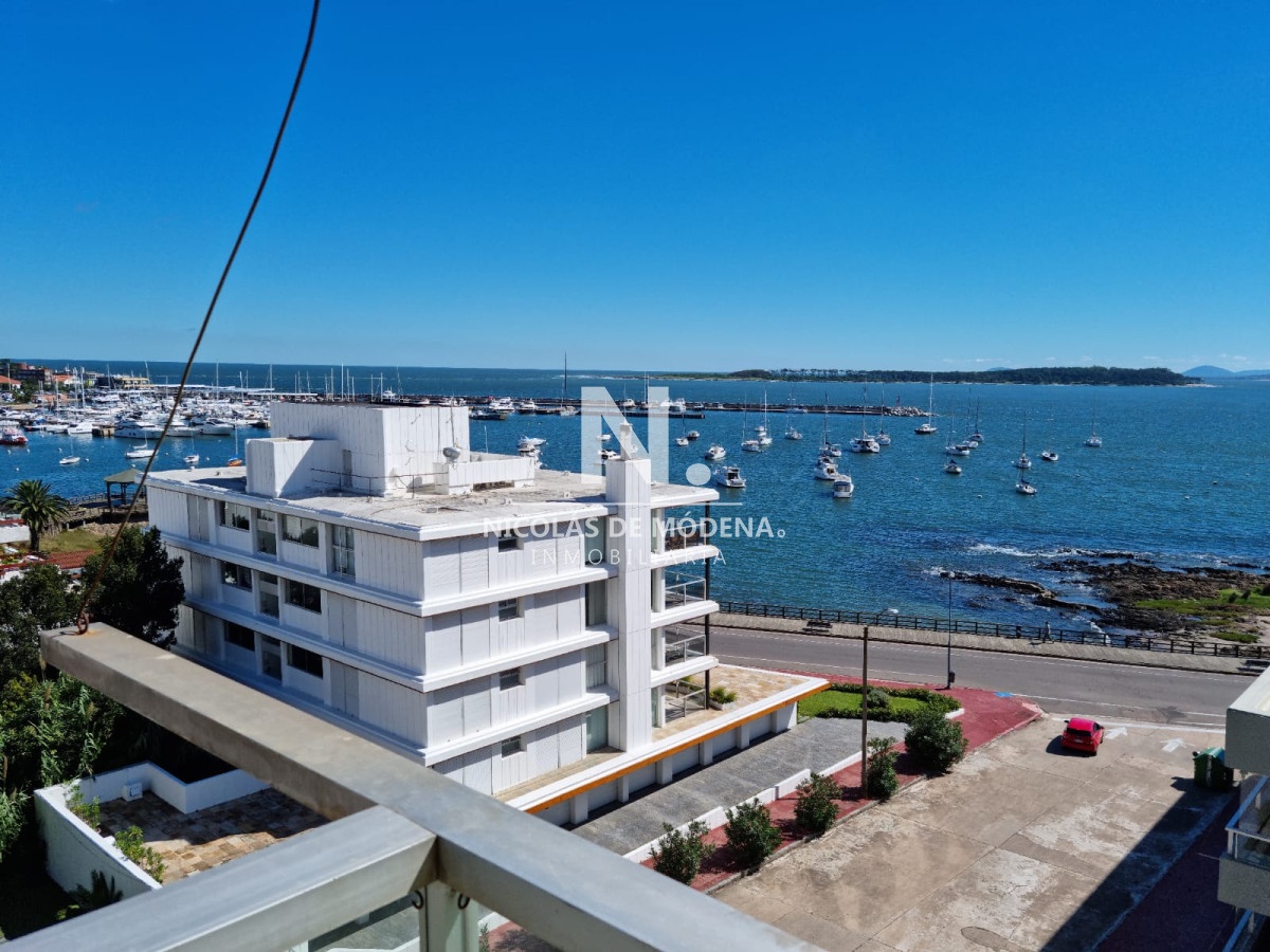 Departamento con vista al mar de 3 dormitorios en venta - NDM21560A
