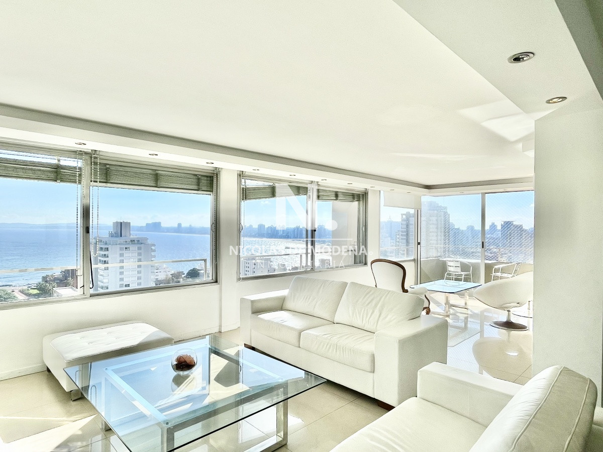 Vende apartamento de 3 dormitorios con excelente vista al mar, Peninsula, Punta del Este - NDM19952A