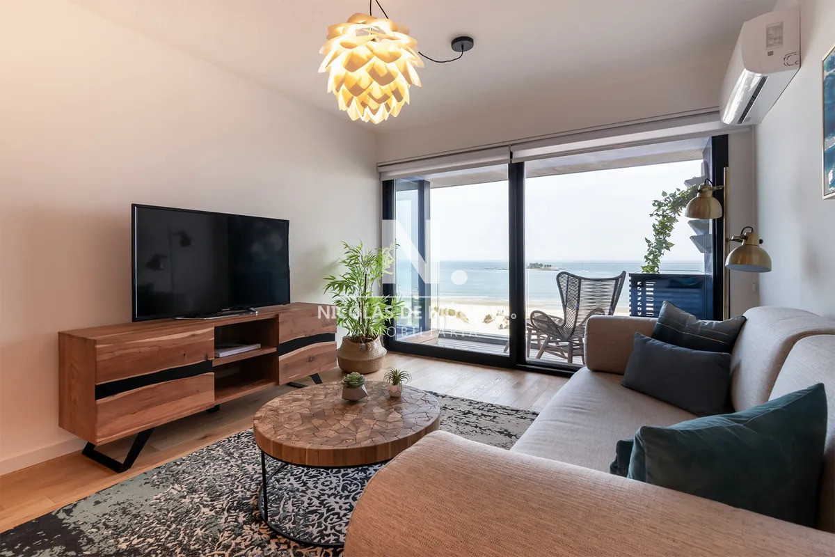  Venta Monoambiente Frente al Mar en Malvin,Montevideo.Ideal Inversores. - NDM12183A