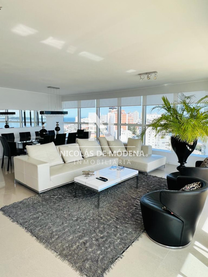 Apartamento en Mansa - Punta del Este en venta, de 3 dormitorios con vista al mar. - NDM24579A