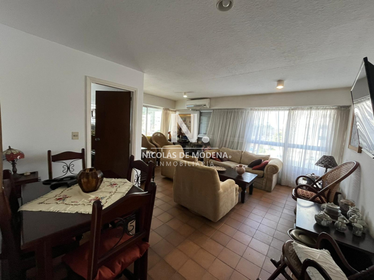 En venta apartamento de 2 dormitorios en Punta del Este  - NDM27785A